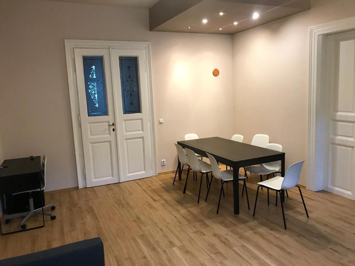 Valentine'S National Museum Apartments Πράγα Εξωτερικό φωτογραφία