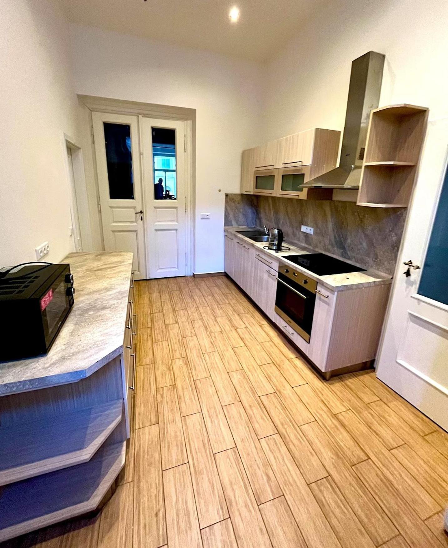 Valentine'S National Museum Apartments Πράγα Εξωτερικό φωτογραφία